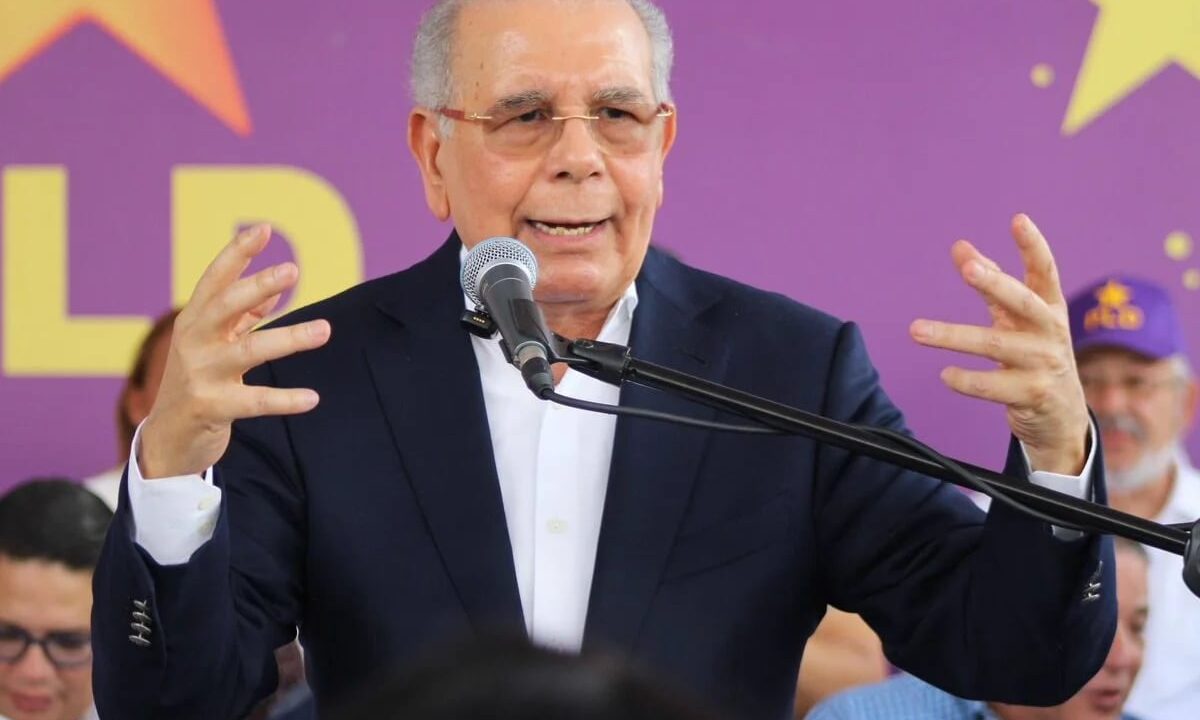 Danilo-Medina-sobre-dirigentes-de-otras-organizaciones-Nos-estan-buscando-para-que-les-abramos-las-puertas-1-1200x1066
