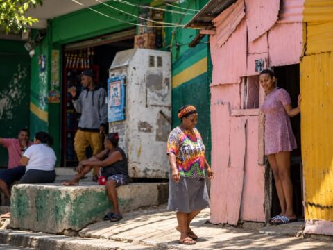 Informe cifra en 39.7% la pobreza laboral dominicana en 2025