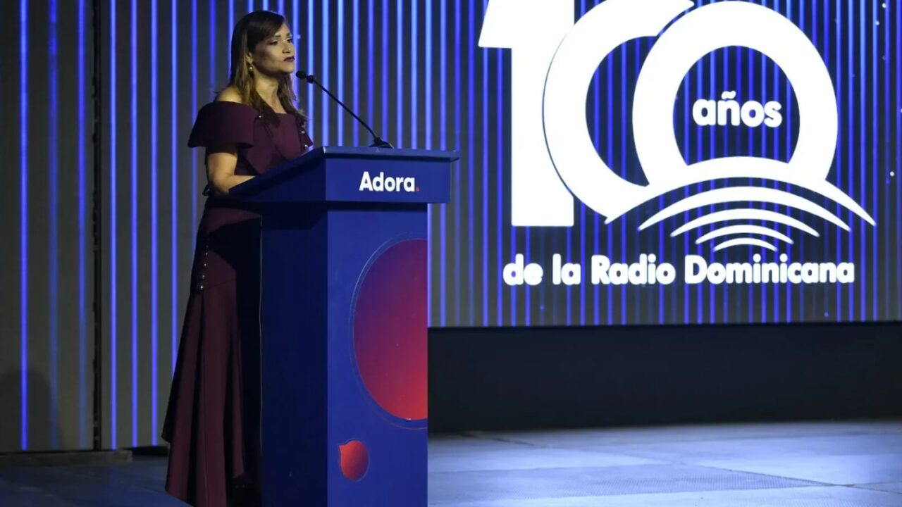 ADORA celebra un siglo de radio dominicana con museo inmersivo