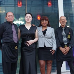 Cosmos Cuisine conmemora cuatro años con nueva administración y nuevos sabores