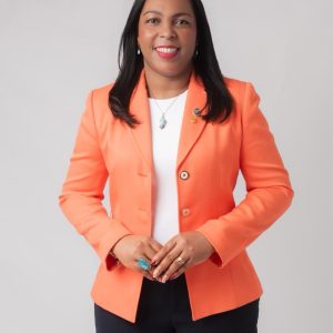 Vicedecana y próxima Decana Maribel Lorenzo felicita a la Facultad de Ciencias Económicas y Sociales en su 70 aniversario.