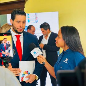 Alexander Rodríguez, director distrital de La Otra Banda, es reconocido en foro nacional de urbanismo y desarrollo territorial con presencia de Alfredo Pacheco y autoridades nacionales”.