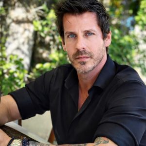 Sebastian Kahuna asume la dirección de una nueva serie para una de las cadenas más influyentes de México
