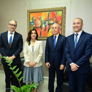 Embajadora de Estados Unidos, Leah Francis Campos, se reúne con el ex Presidente Danilo Medina, presidente del PLD y Johnny Pujos, Secretario General
