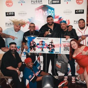 Comediantes dominicanos y puertorriqueños hacen historia al llenar el United Palace con DR vs PR Comedy Show