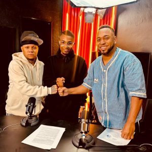 Tómalo al Día y Villamellero Soy formalizan alianza estratégica para fortalecer la cobertura informativa en Santo Domingo Norte y el país