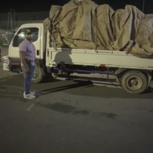Ejército intercepta camión que transportaba haitianos indocumentados ocultos entre vegetales