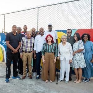 Alcaldía La Romana y Propeep inauguran “Paseo de los Colores” en el club Chola.