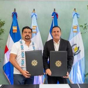 APORDOM y Comisión Portuaria de Guatemala firman acuerdo para fortalecer la cooperación portuaria.
