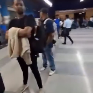 Usuarios del Metro de Santo Domingo quedan varados tras interrupción del servicio