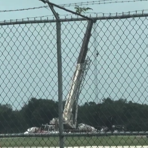 Inician retiro de restos de avión accidentado en el Aeropuerto de La Romana