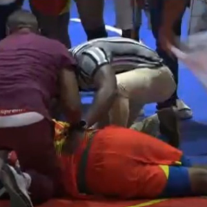 Joven fallece tras desplomarse durante partido de baloncesto en Villa Altagracia