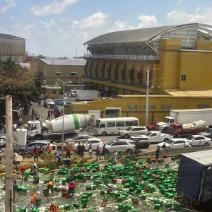 Patana de la Cervecería se vuelca en la Prolongación 27 de Febrero