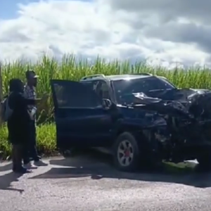 Accidente entre yipeta y camión de agua en carretera hacia Guaymate