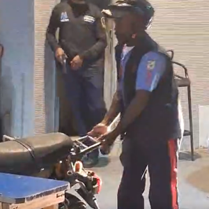 Comunitarios alertan sobre situación con garita y seguridad en el sector Las Orquídeas