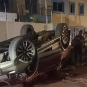 Menor habría provocado aparatoso accidente al volante de una yipeta en Santiago