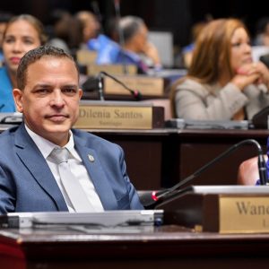 Wandy Batista defiende gestión del PRM y llama a mirar La Romana con justicia