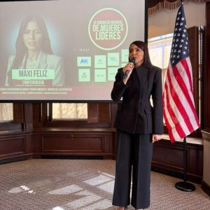 Maxi Feliz representa a la comunidad neurodivergente en el Congreso Mundial de Mujeres Líderes 2026 celebrado en Harvard