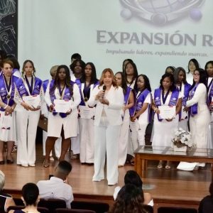 EXPANSIÓN RD 2026 reúne a cientos de mujeres en la UASD y gradúa a 60 emprendedoras dominicanas