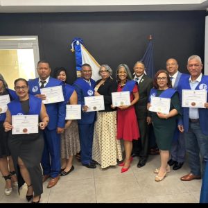 Instituto IFGLA reconoce trayectorias profesionales de destacadas personalidades en acto de graduación