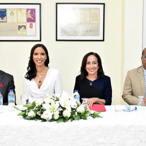 La abogada dominicana Maître Eykis García Díaz publica libro “Artículo 100: El camino del abogado extranjero en Francia”