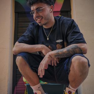 Istandromeda es el proyecto artístico de José Alejandro González Maldonado, cantante y compositor de música urbana nacido en Venezuela en 1996 y actualmente residenciado en España.