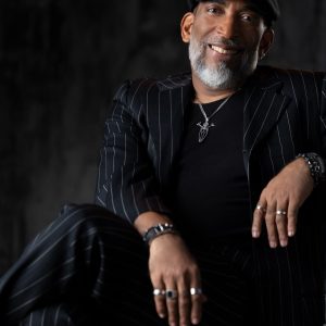 Chichí Peralta será exaltado por la Academia Latina de la Grabación, Latin GRAMMY, en reconocimiento a su excelencia musical