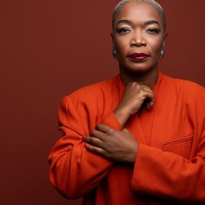 Savina Felix lanza su más reciente tema “No Me Postraré Ante Otro Dios”