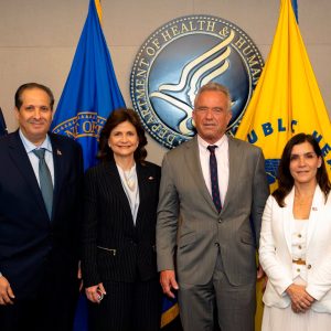 Vicepresidenta Peña y ministro Atallah fortalecen cooperación sanitaria con EE.UU. durante reunión con el secretario Robert F. Kennedy Jr.